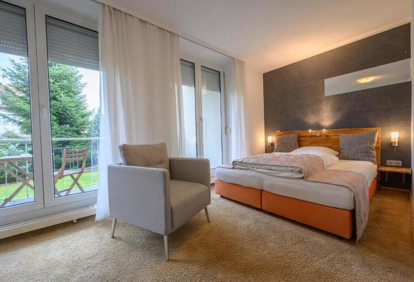 호텔 Art  Weingarten  Pizzeria Restaurant