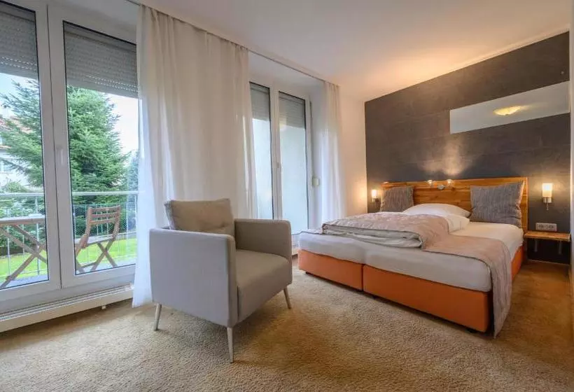 호텔 Art  Weingarten  Pizzeria Restaurant