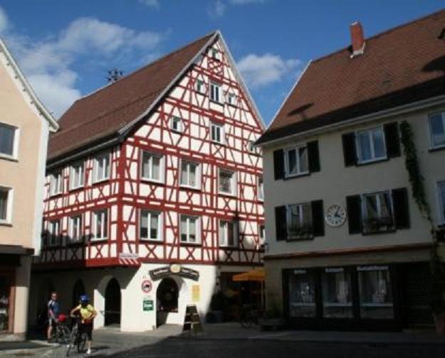 فندق Garni Café Knebel