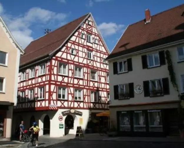 فندق Garni Café Knebel