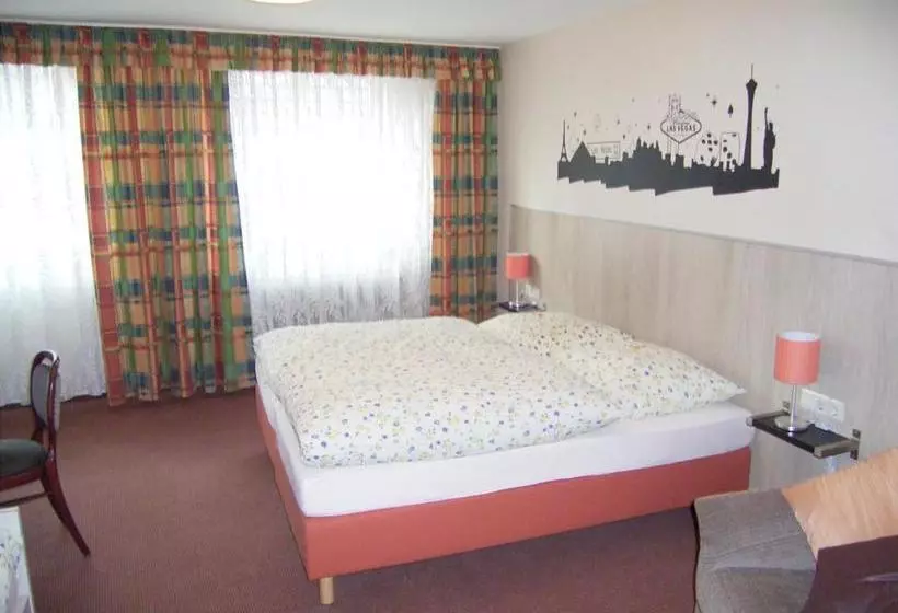 Отель Garni Café Knebel