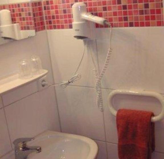 فندق Garni Café Knebel