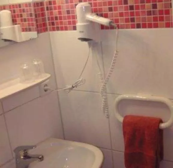 فندق Garni Café Knebel