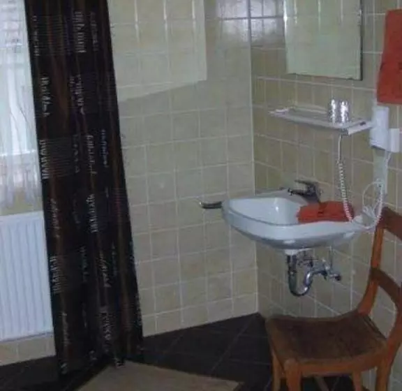 فندق Garni Café Knebel