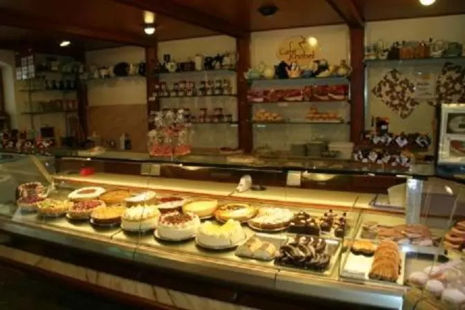 ホテル Garni Café Knebel