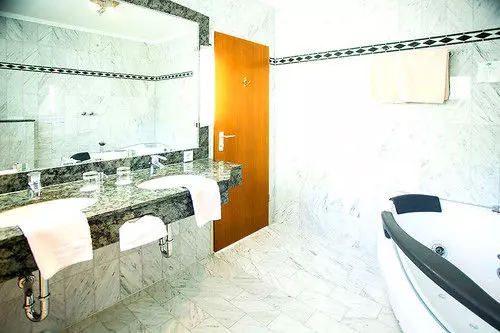 فندق Maasberg Therme