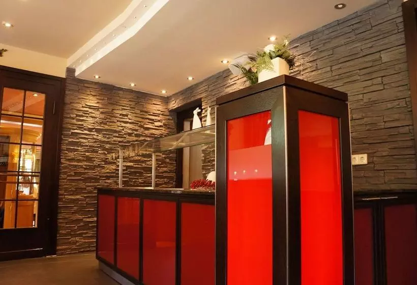 Moselhotel & Restaurant Zur Traube Gmbh