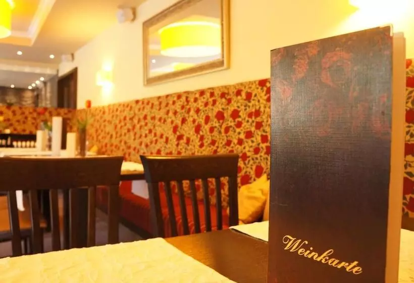 Moselhotel & Restaurant Zur Traube Gmbh