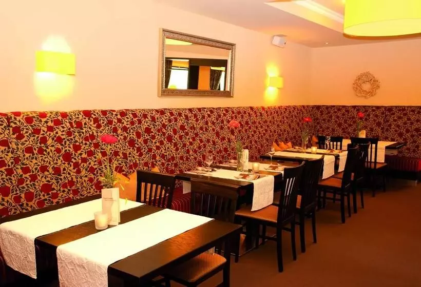 Moselhotel & Restaurant Zur Traube Gmbh