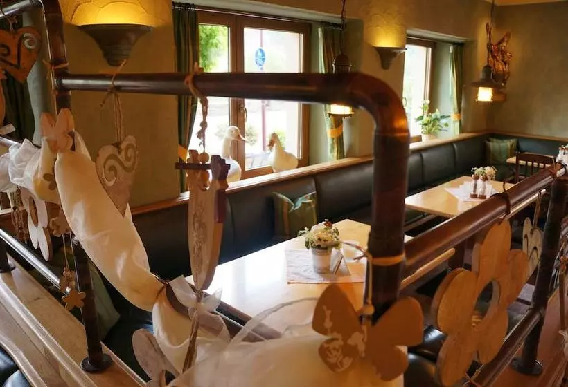 Moselhotel & Restaurant Zur Traube Gmbh