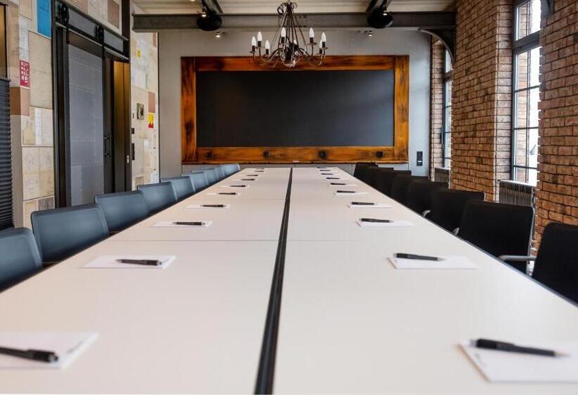 בית מלון כפרי Motorworld Inn