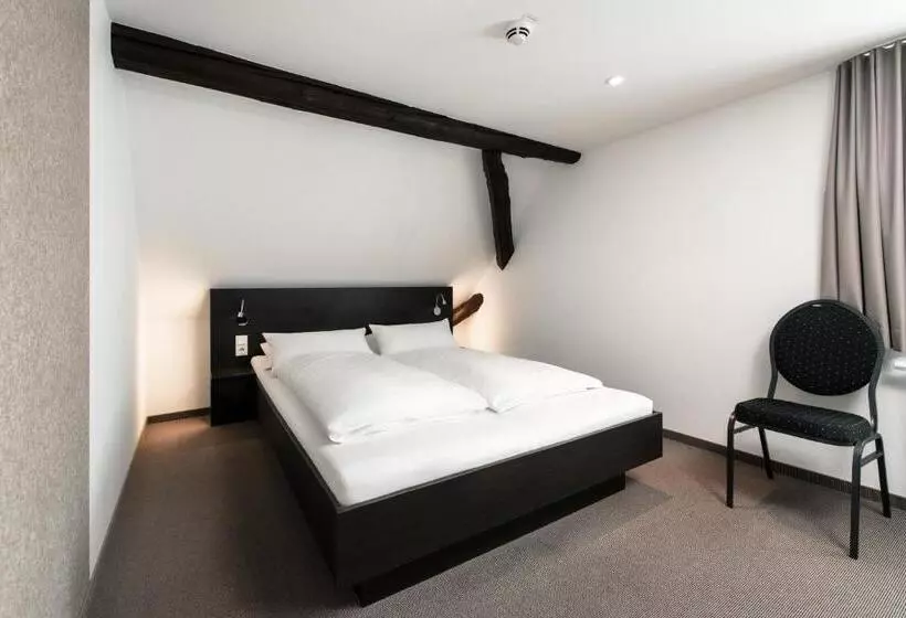 호텔 & Restaurant Ochsen Merklingen