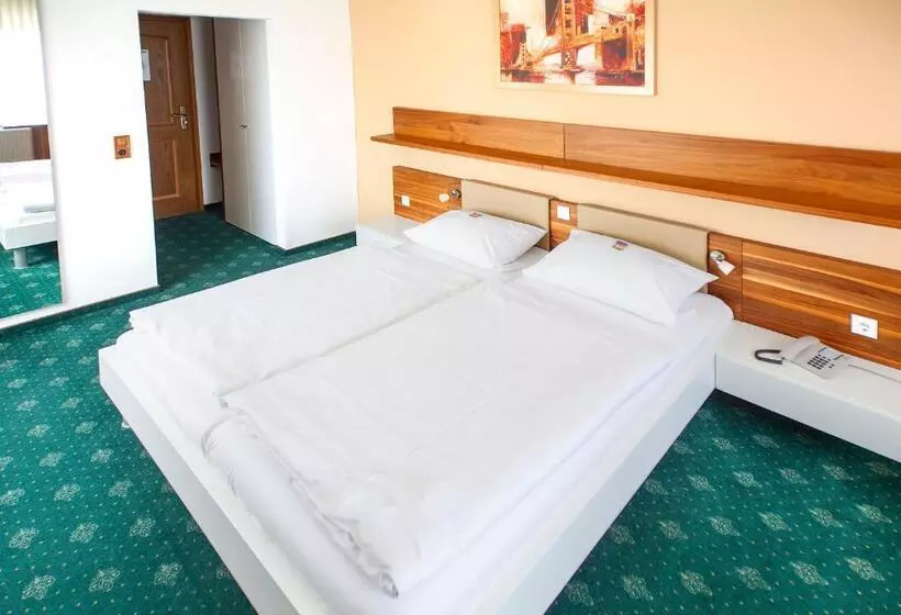 فندق & Restaurant Ernst