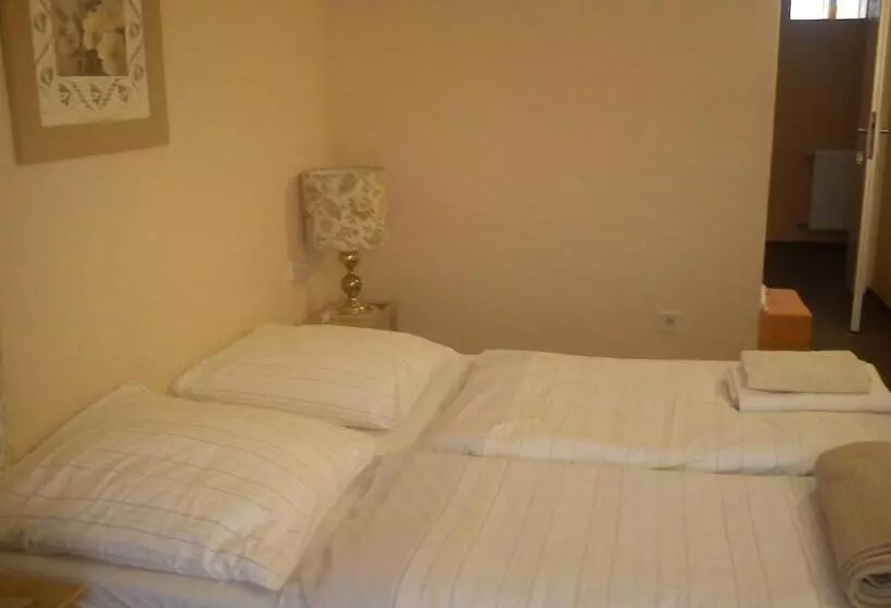 בית מלון כפרי Zur Küferschenke