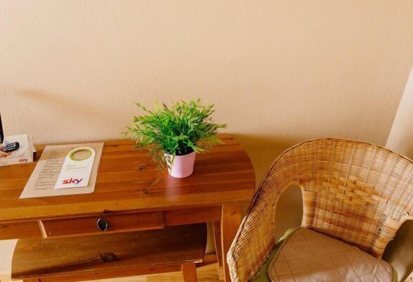 Landhotel Airport Inn