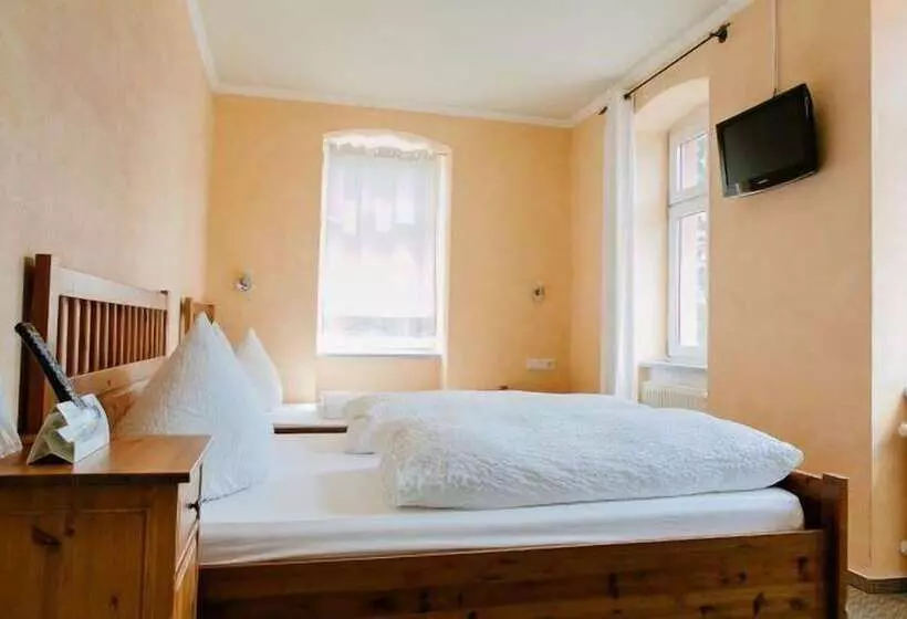 Landhotel Airport Inn