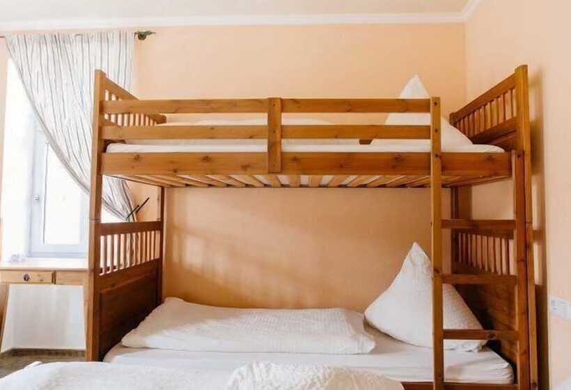 Landhotel Airport Inn