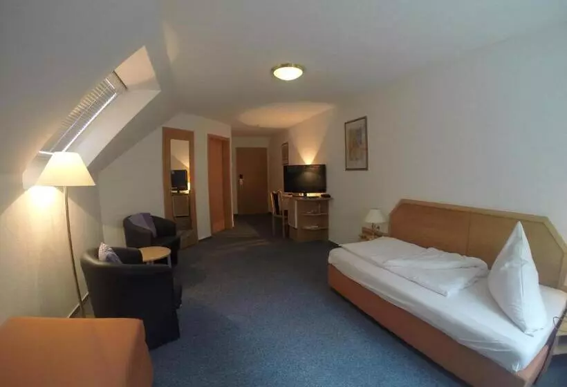 膳宿费 Zum Wasserfall Garni