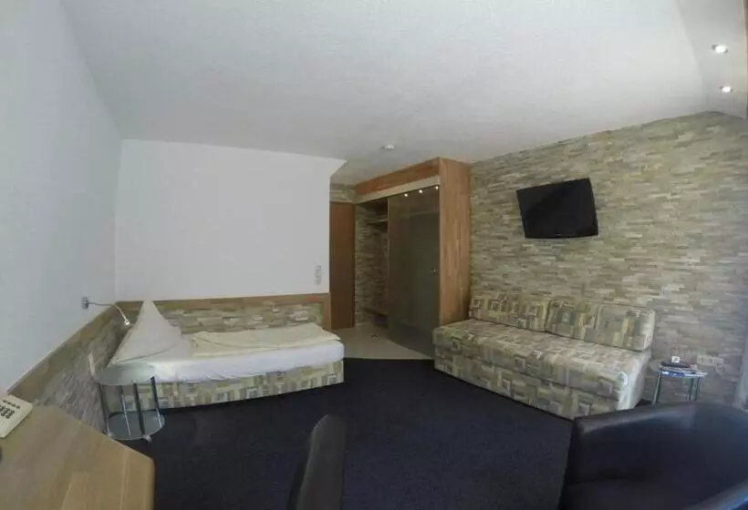 膳宿费 Zum Wasserfall Garni