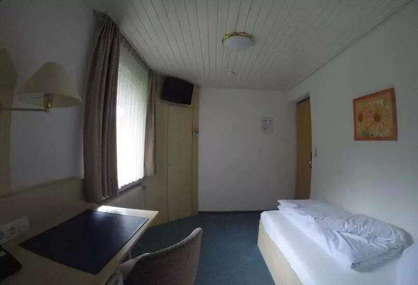 膳宿费 Zum Wasserfall Garni