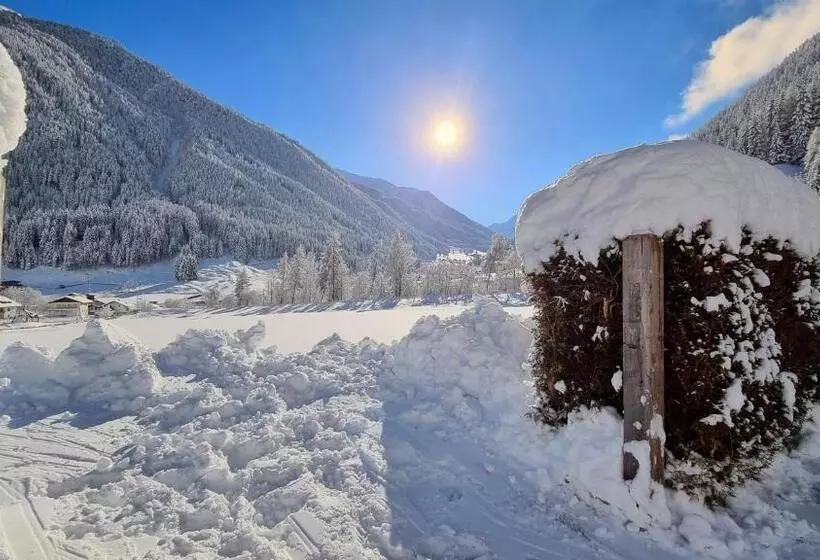 Bed and Breakfast Gästehaus Landhaus Tyrol