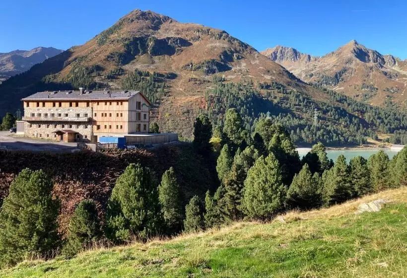 Bed and Breakfast Gästehaus Landhaus Tyrol