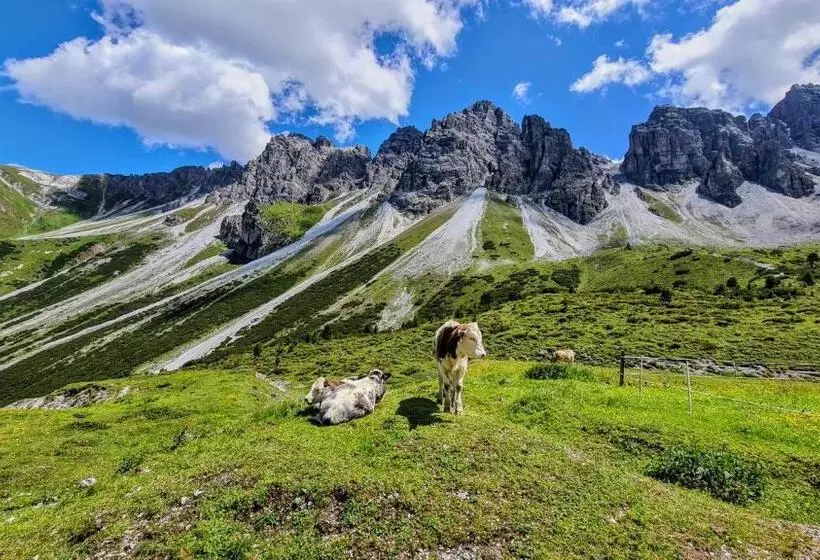 Bed and Breakfast Gästehaus Landhaus Tyrol