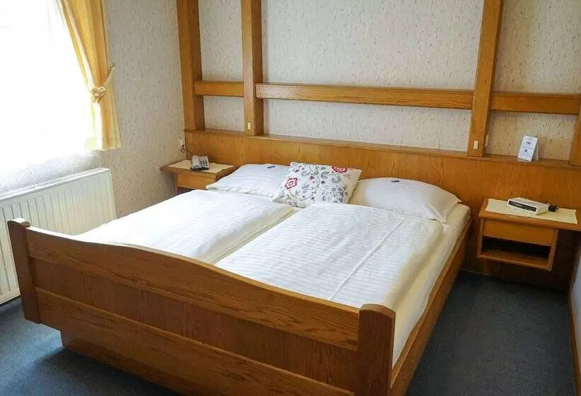 住宿加早餐  Pension Besser