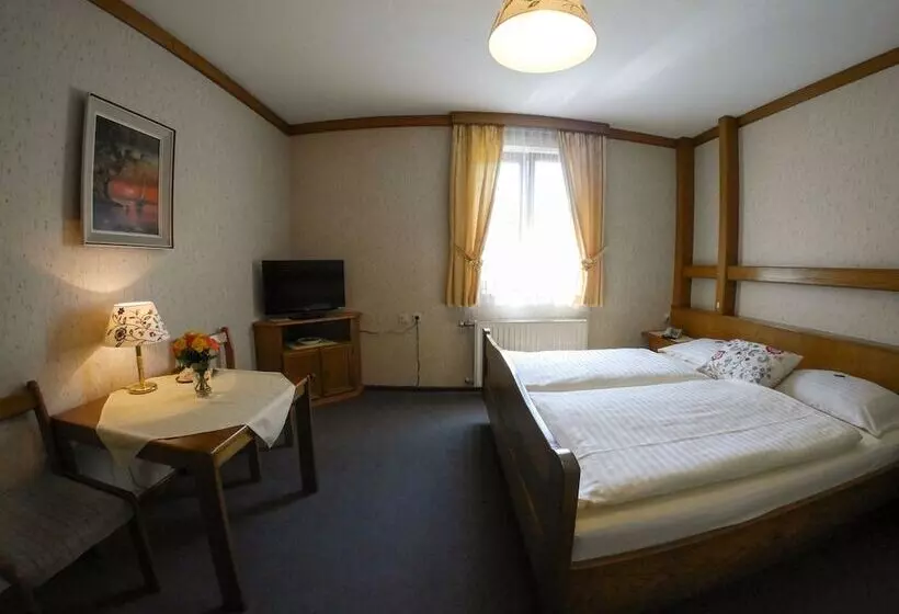 住宿加早餐  Pension Besser