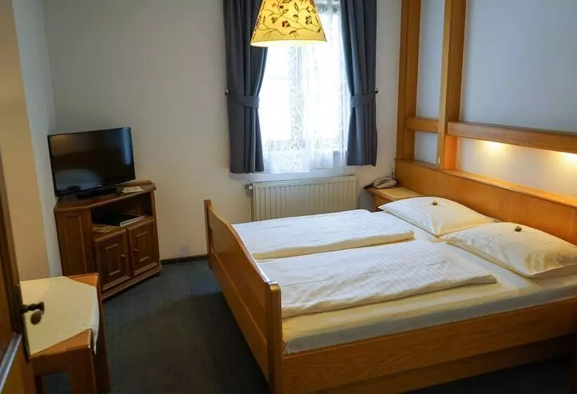 住宿加早餐  Pension Besser