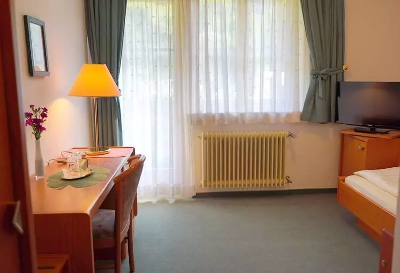 住宿加早餐  Pension Besser