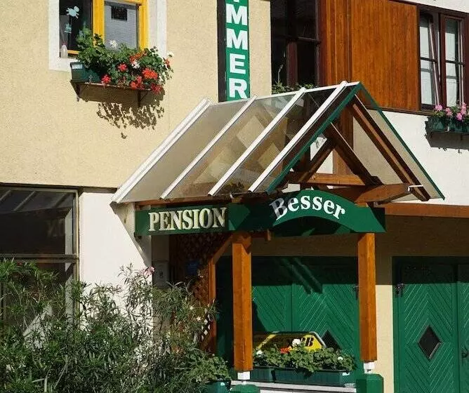 住宿加早餐  Pension Besser