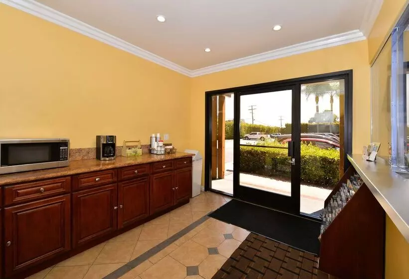 בית מלון כפרי Americas Best Value Inn & Suites Los Angeles Downtown Sw