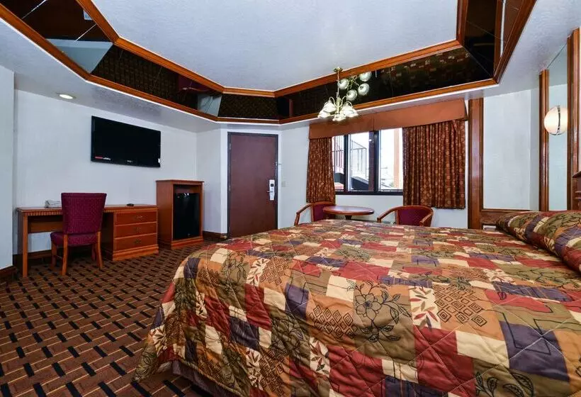 בית מלון כפרי Americas Best Value Inn & Suites Los Angeles Downtown Sw