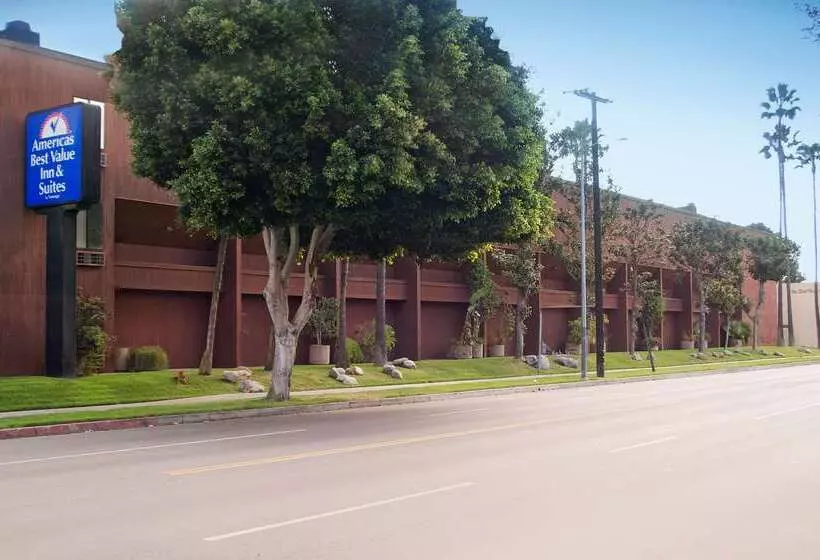 בית מלון כפרי Americas Best Value Inn & Suites Los Angeles Downtown Sw