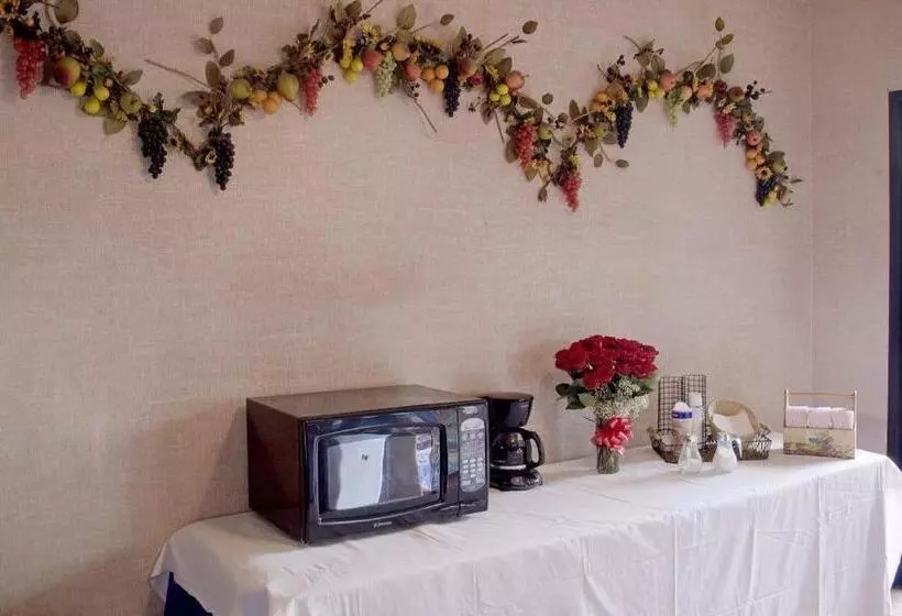 בית מלון כפרי Americas Best Value Inn & Suites Los Angeles Downtown Sw