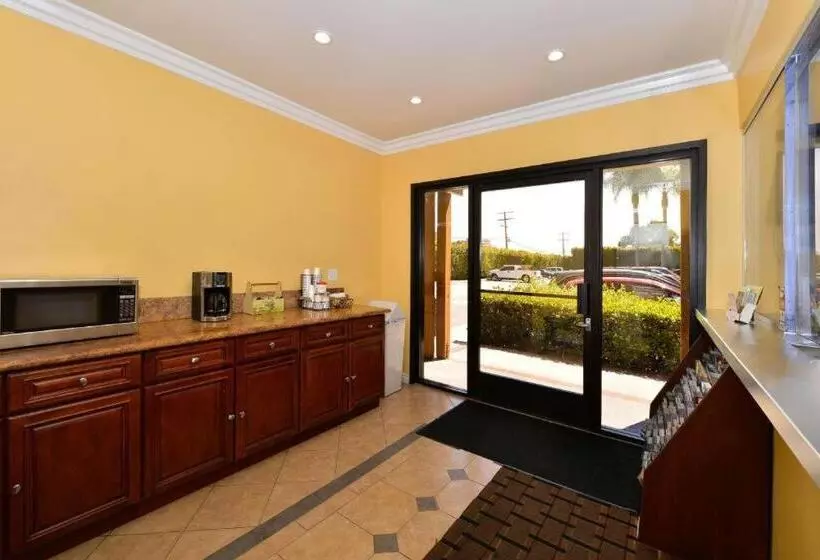 בית מלון כפרי Americas Best Value Inn & Suites Los Angeles Downtown Sw