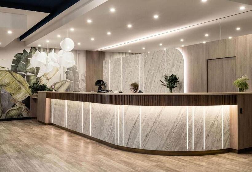 בית מלון כפרי Astor