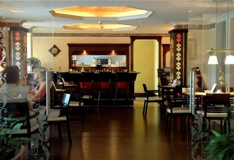 Papuga Park Hotel Wellness Marrakesz & Spa