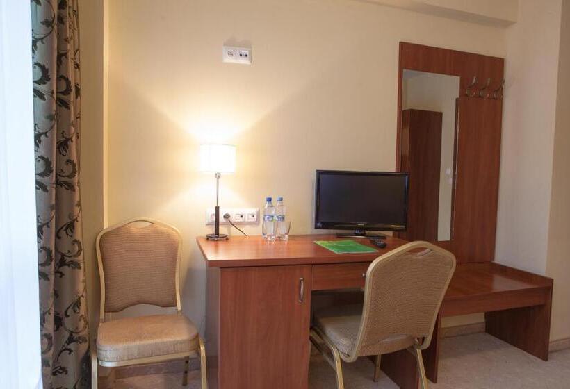 فندق Przedwiośnie