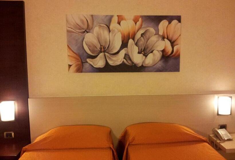 Отель Valentino