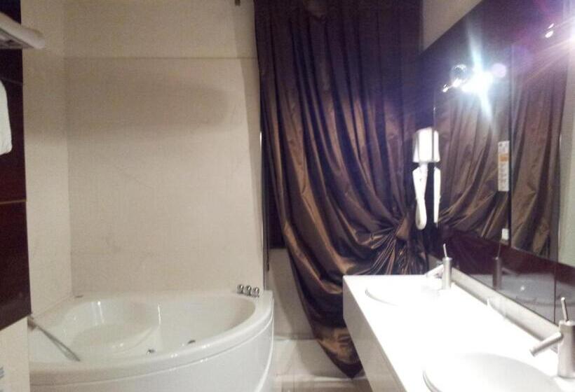 Отель Valentino