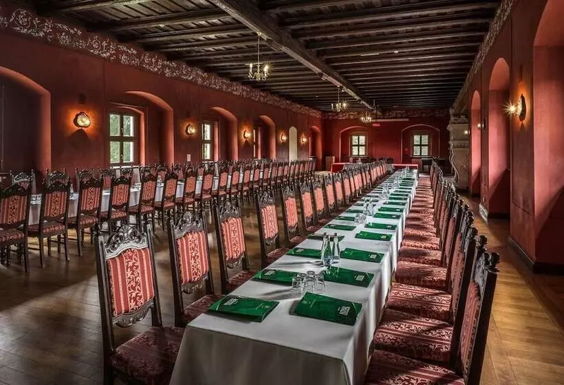 בית מלון כפרי Zamek Kliczkow