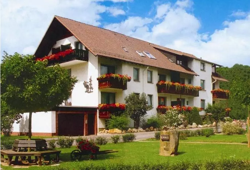 Dorf Gut Hotel Zur Warte