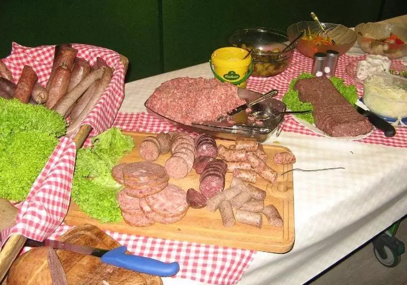 Dorf Gut Hotel Zur Warte