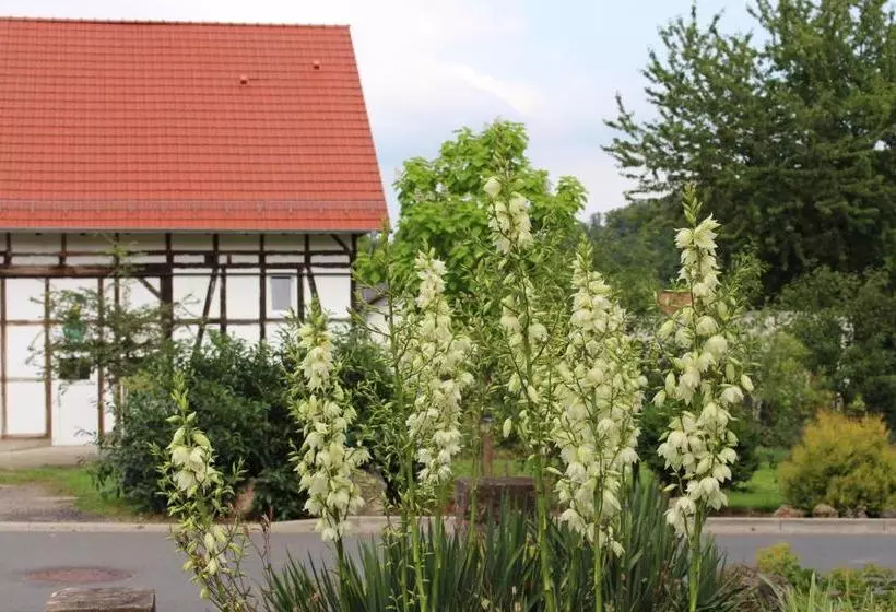 Dorf Gut Hotel Zur Warte