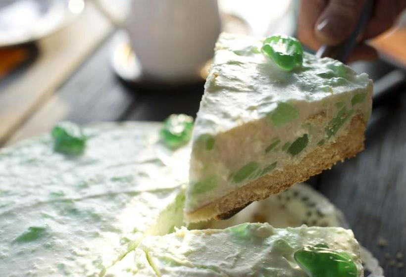 Dorf Gut Hotel Zur Warte