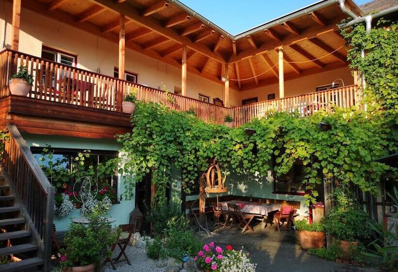 펜션 Gasthof Eberhard   Hof, Wirtshaus & Herberge