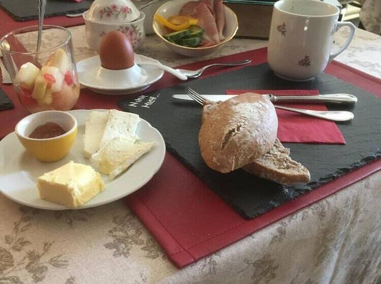 펜션 Gasthof Eberhard   Hof, Wirtshaus & Herberge