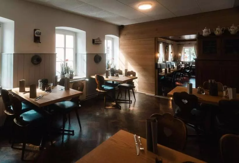 Пансион Landhotel Und Weingasthof Schwarzer Adler